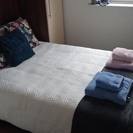 Notting Hill Next Door Bedroom In The Share Flat London Ngoại thất bức ảnh