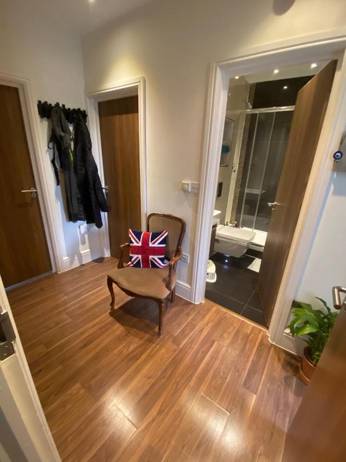 Notting Hill Next Door Bedroom In The Share Flat London Ngoại thất bức ảnh