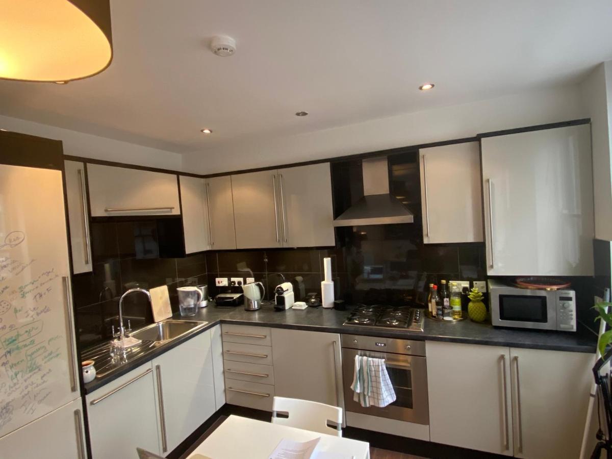 Notting Hill Next Door Bedroom In The Share Flat London Ngoại thất bức ảnh