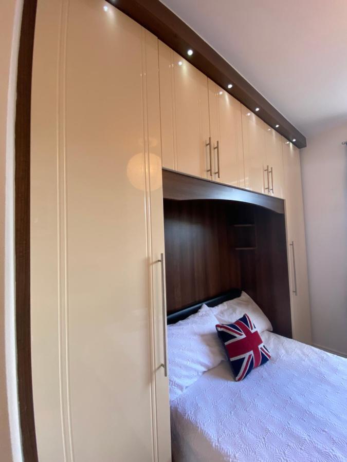 Notting Hill Next Door Bedroom In The Share Flat London Ngoại thất bức ảnh