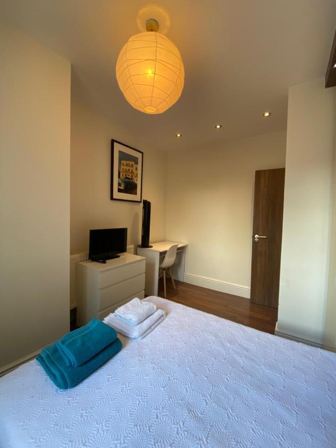 Notting Hill Next Door Bedroom In The Share Flat London Ngoại thất bức ảnh