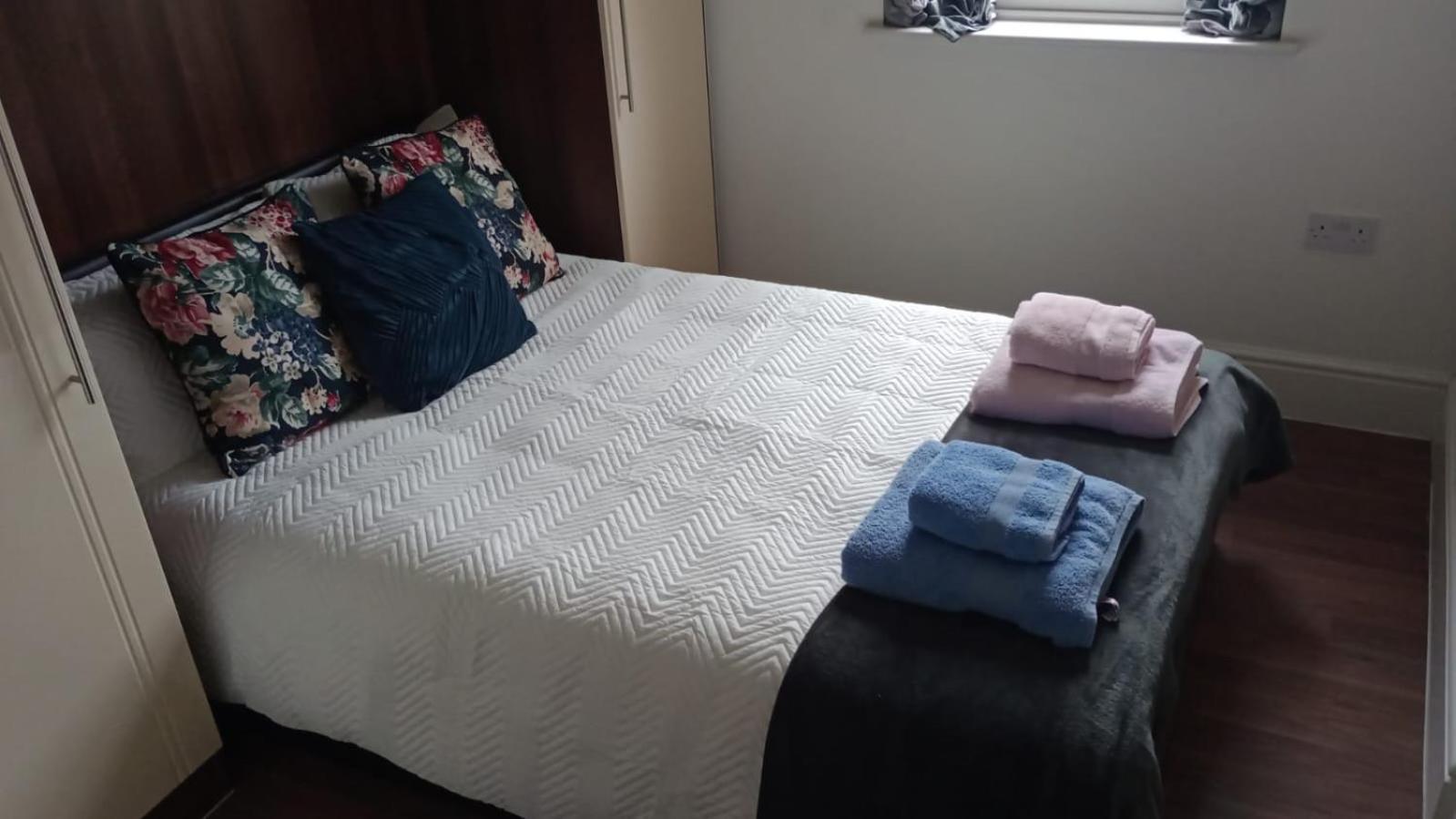 Notting Hill Next Door Bedroom In The Share Flat London Ngoại thất bức ảnh