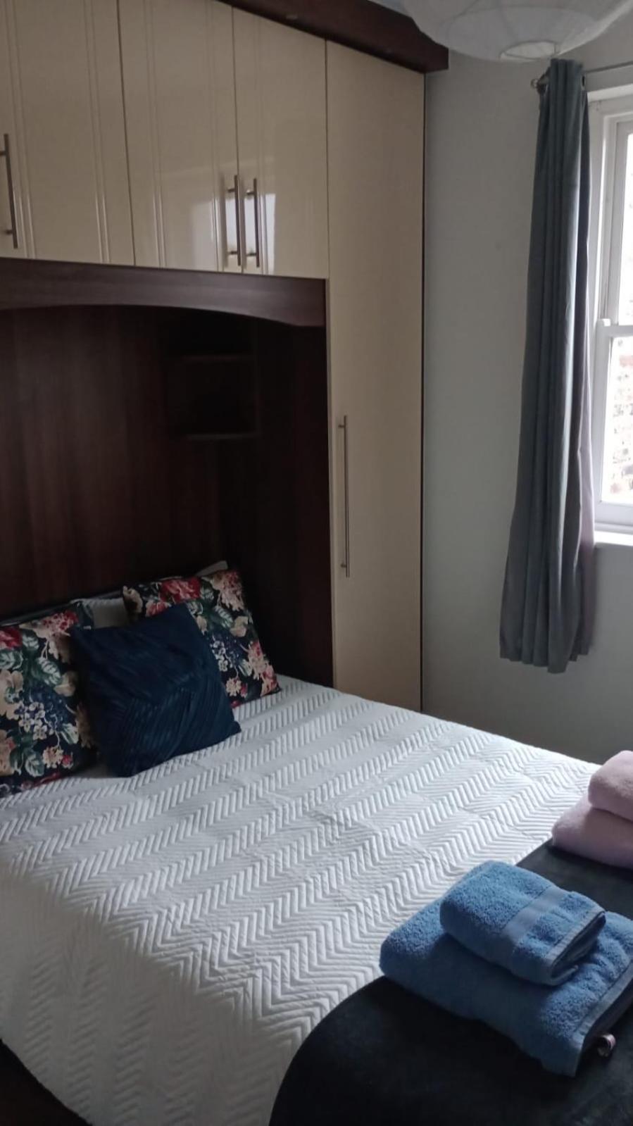 Notting Hill Next Door Bedroom In The Share Flat London Ngoại thất bức ảnh